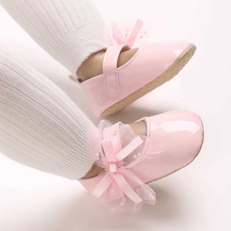 0-18M Classic PU Leather Girls Baby Shoes Bow Princess Flat Bottom Anti slip Soft Bottom Walking Newborn Crib Dress Shoes X250129