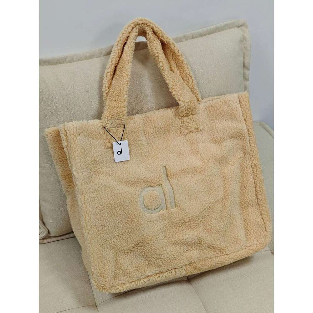 Hot Women Foxy Sherpa Tote Letter Plush Handbag Winter Fluffy Clutch Strap Large Capacity Storage Shoulder Bag Sports Travel Bag