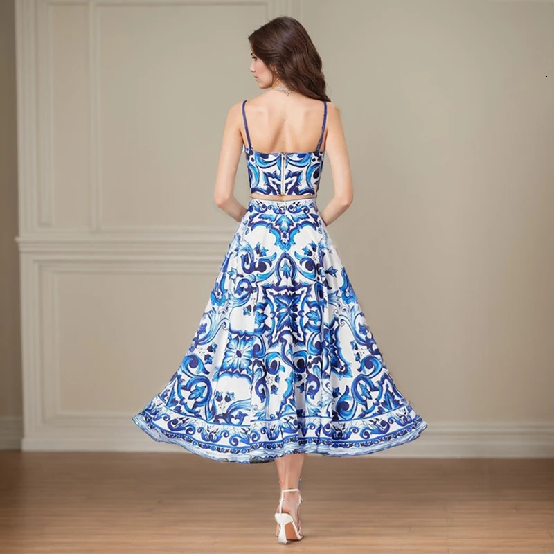 printed suspender skiing big hem dress two-piece set Bohemian holiday blue and white porcelain set elegant long dress set 250110