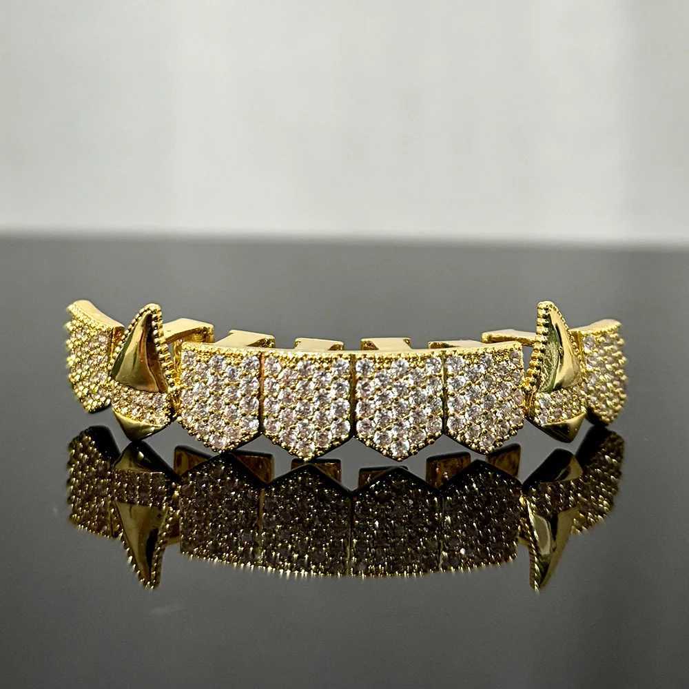 RACHELZ Vampire Fangs Full CZ Stone Tooth Caps Braces Top Bottom Shiny Zircon Teeth Grillz For Women Men Jewelry CosplayXJ250114