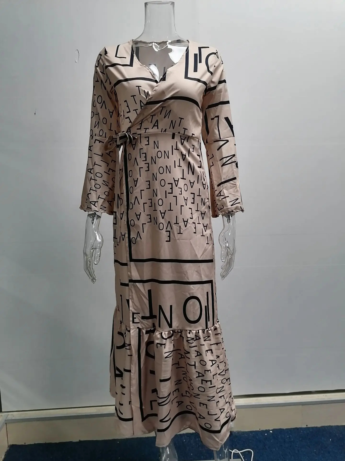 Cross border Autumn and Winter European and American Long Sleeve Lace V-Neck Printed Dress for Women 250122