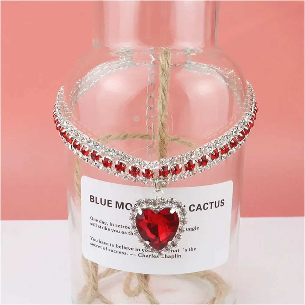 Luxury Crystal Cat Collar Love Pendant Necklace Pet Collar Adjustable Dog Collar Water Diamond Collar Pet Accessories X250129