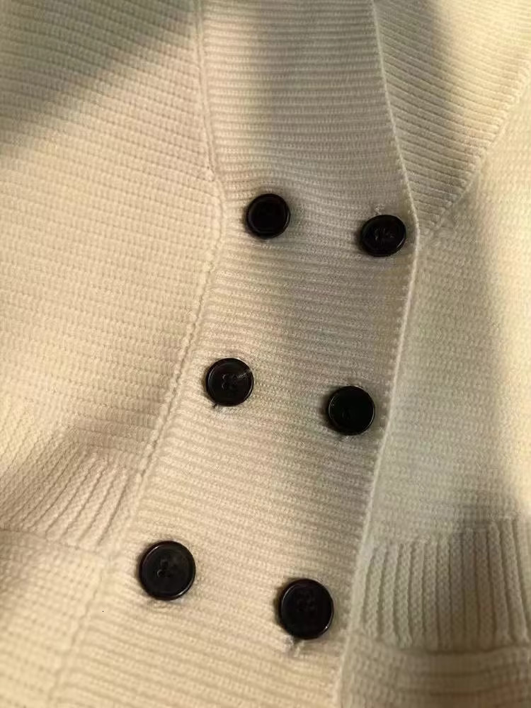 2024 Loose Unique Elegant Top Autumn High-End Beautiful V-Neck Casual Knitted Sweater For Women