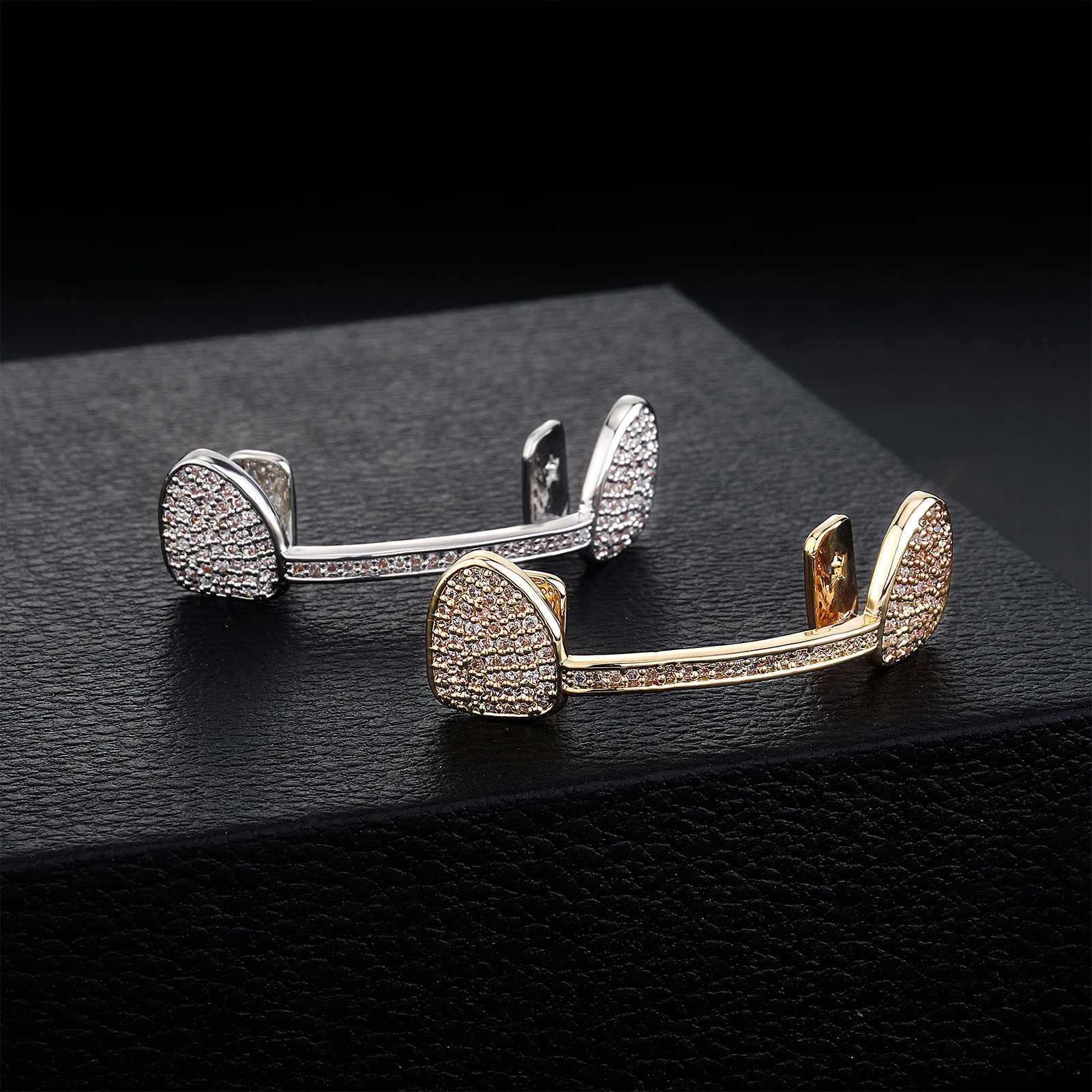Hip Hop Golden CZ Teeth Grillz Caps Cubic Zircon Iced Out Micro Pave Charm Grills For Men Women Jewelry Cosplay XJ250114