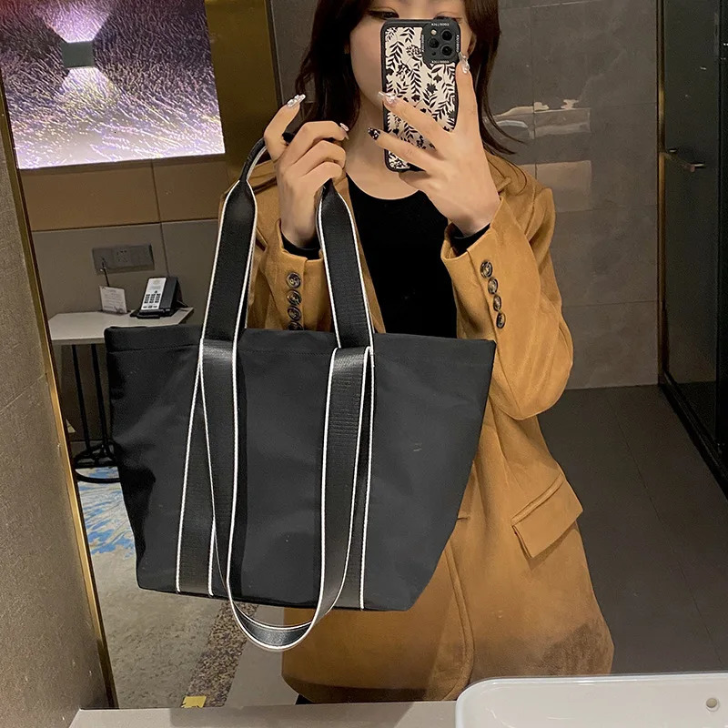 Women Shoulder Bag Fashion Lady Messenger Bag Bolso Handbag Nylon Crossbody Bags Bolsos Mujer The Latest Handbags and Purse 250122