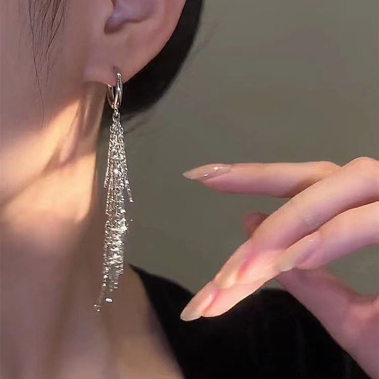 Contemporary Silver Fringe Earrings for Women - Niche Design with Modern Temperament