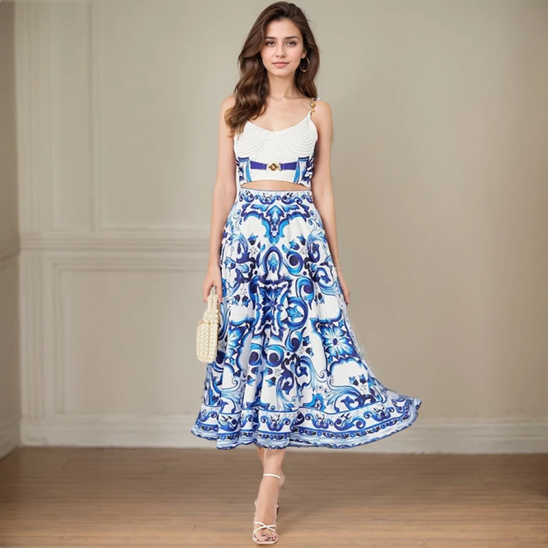 printed suspender skiing big hem dress two-piece set Bohemian holiday blue and white porcelain set elegant long dress set 250110