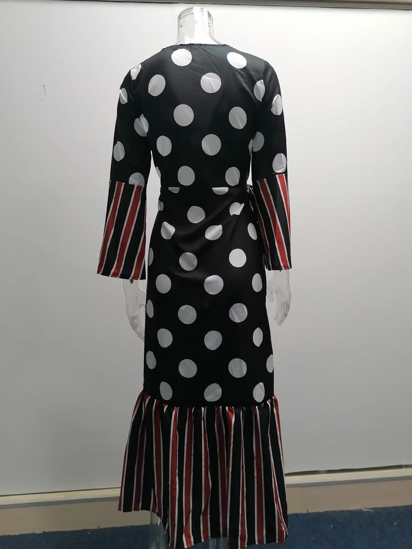 Cross border Autumn and Winter European and American Long Sleeve Lace V-Neck Printed Dress for Women 250122