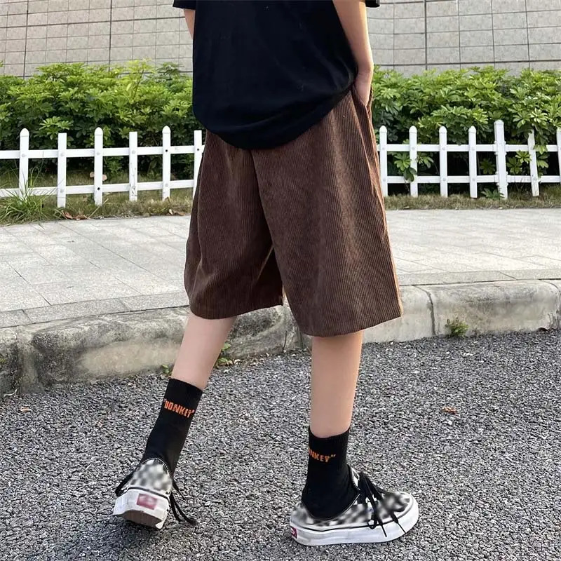 Brown Corduroy shorts with oversized pockets five point mens summer Korean fashion wide leg pants Ins hip-hop bottom mens and womens 250110