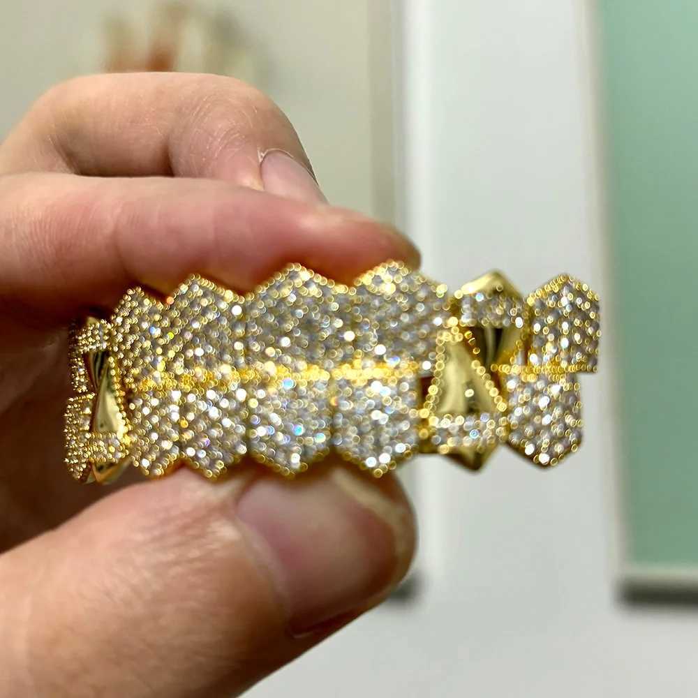 RACHELZ Full Iced Out CZ Stone Teeth Grillz Gold Color Cubic Zircon Tooth Caps For Women Men Jewelry Halloween GiftXJ250114