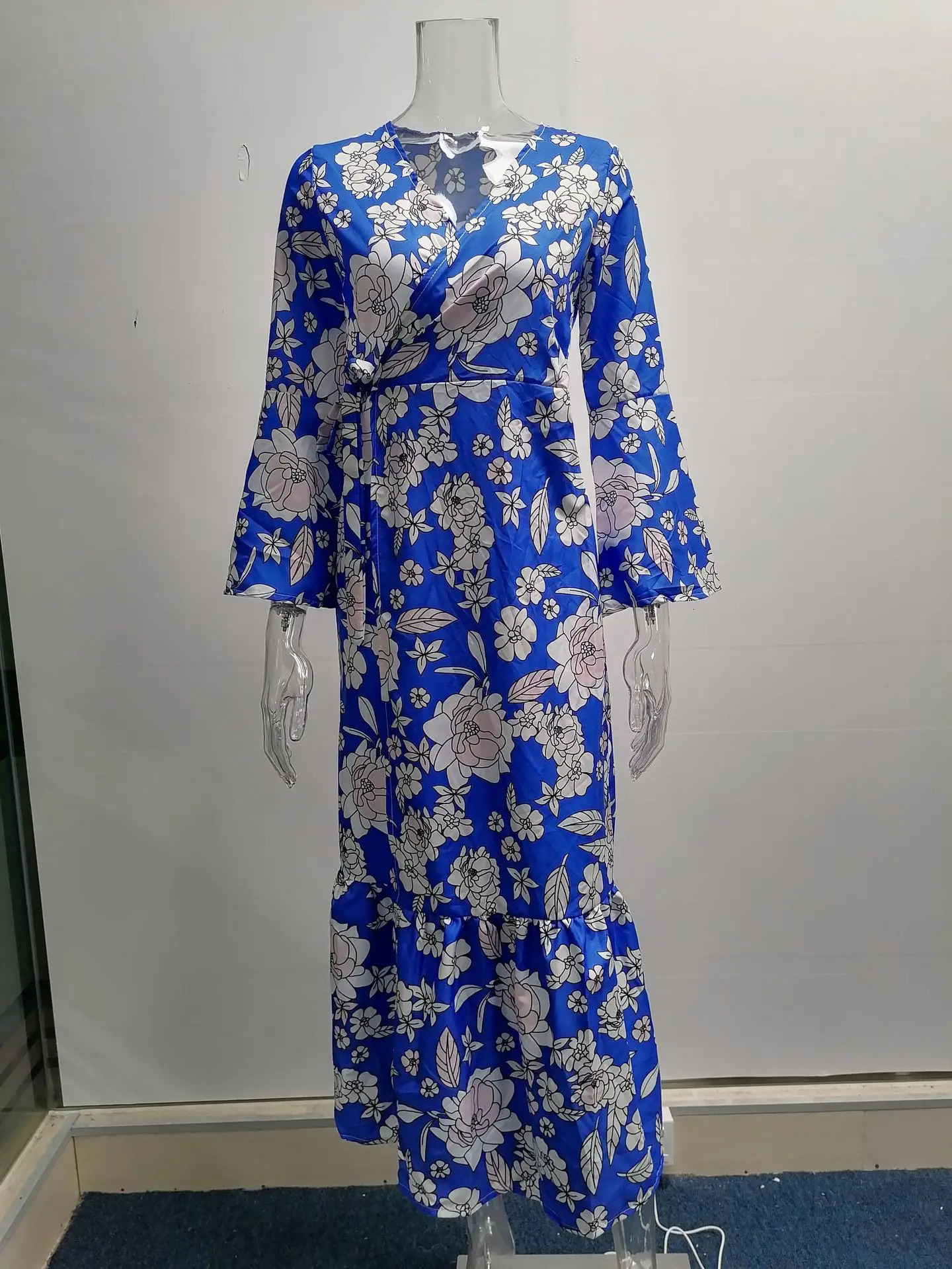 Cross border Autumn and Winter European and American Long Sleeve Lace V-Neck Printed Dress for Women 250122