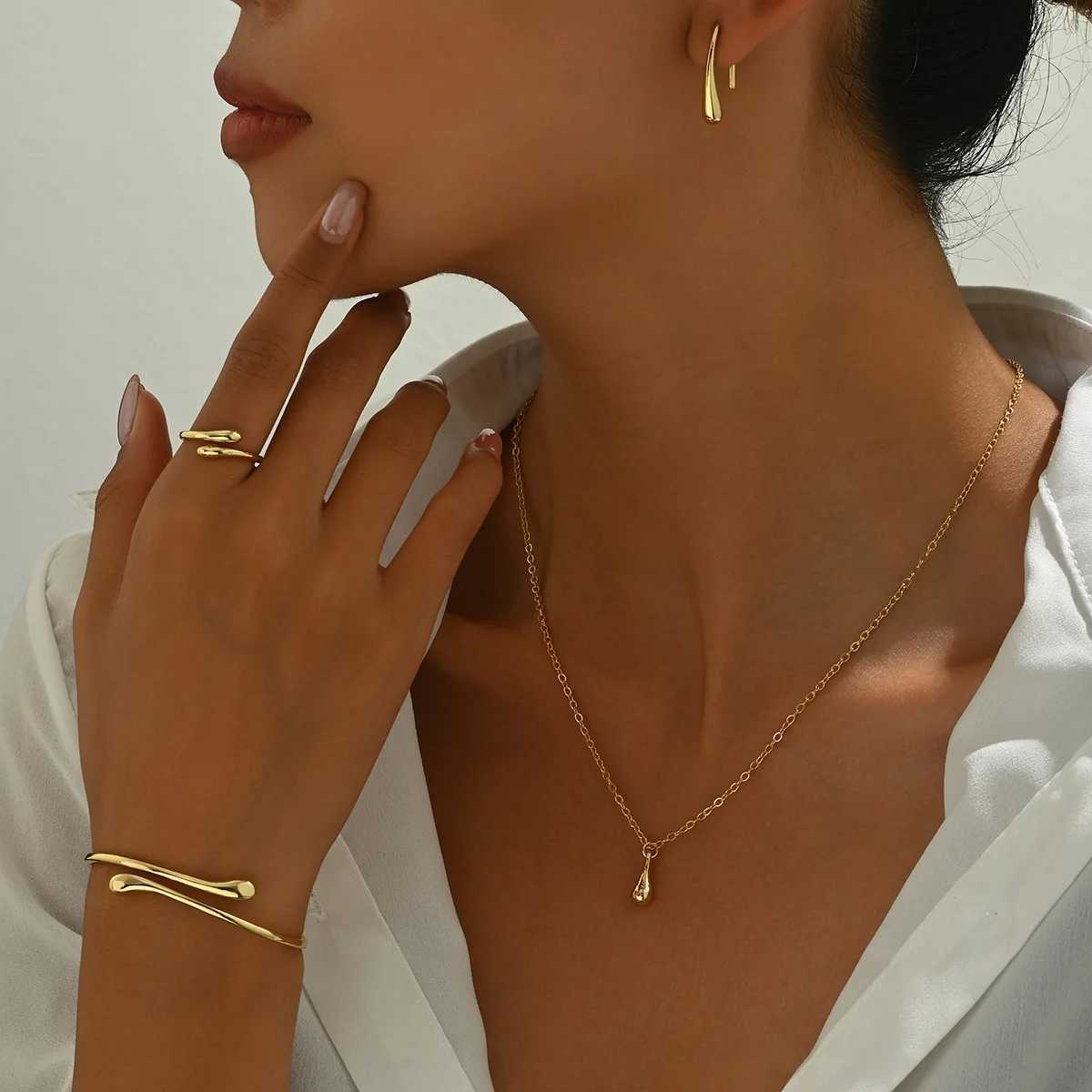 4Pcs 925 Sterling Silver Water Drop Earring Ring Bracelet Set for Wen Luxury Teardrop Drop Earrings Jewelry Set Fashion Gift X250129