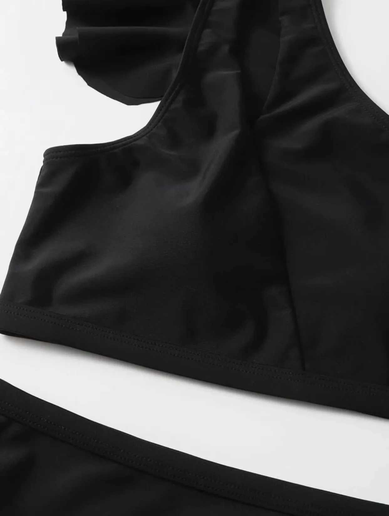 2024 Hot selling Solid Color Sexy Split High Waist One Shoulder Flying Edge Womens Bikini SwimsuitXJ250120