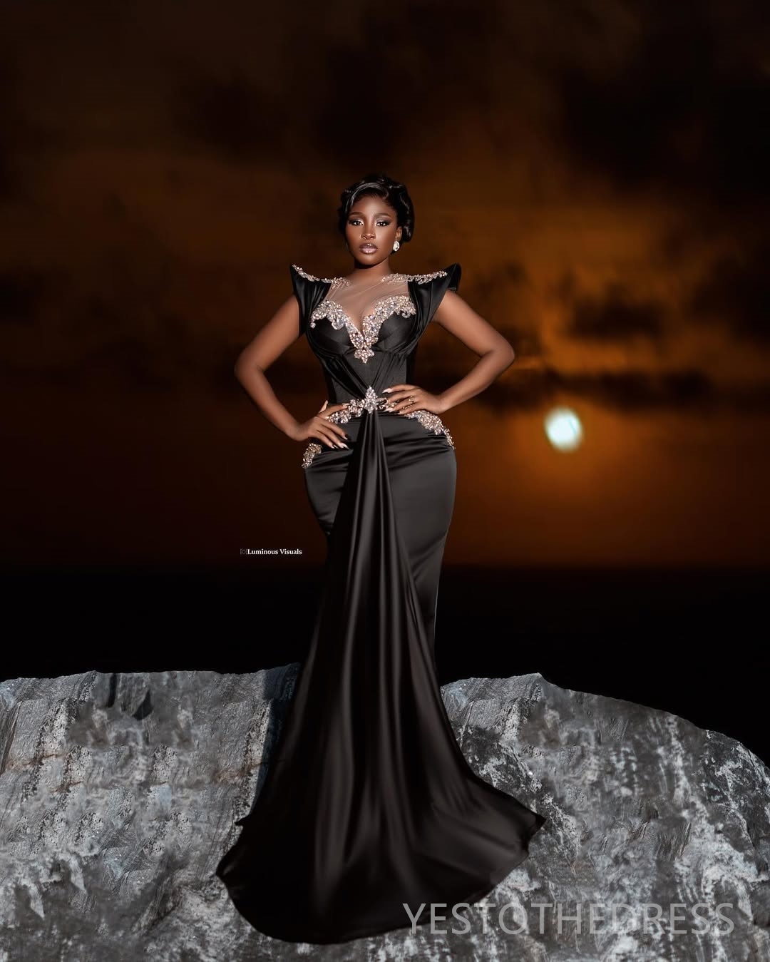 2025 Black Evening Dresses Prom Dresses Mermaid Gowns For Black Women Sheer Neck Illusion Appliqued Beaded Lace Birthday Party Dress Second Reception 