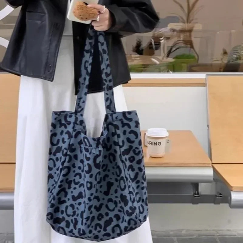 Korean Version of Ono Leopard Print Alphabet Shoulder Portable Canvas Bag Large Capacity Bucket Bag Women Go Out Commuting 250122
