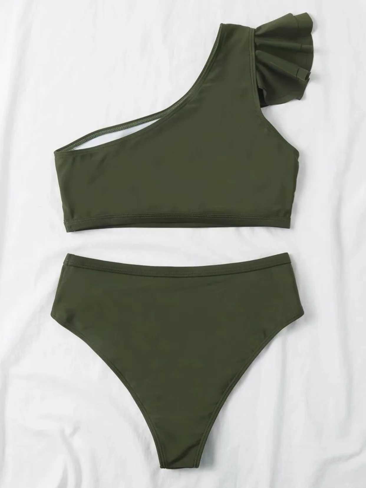 2024 Hot selling Solid Color Sexy Split High Waist One Shoulder Flying Edge Womens Bikini SwimsuitXJ250120