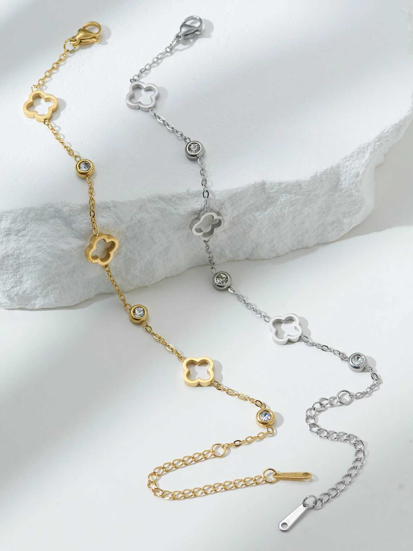 1 Piece Elegant Niche Luxury Triple Flower Bracelet Suitable for Daily Wear Gift for Friends Holiday Gift Wens Jewelry X250129