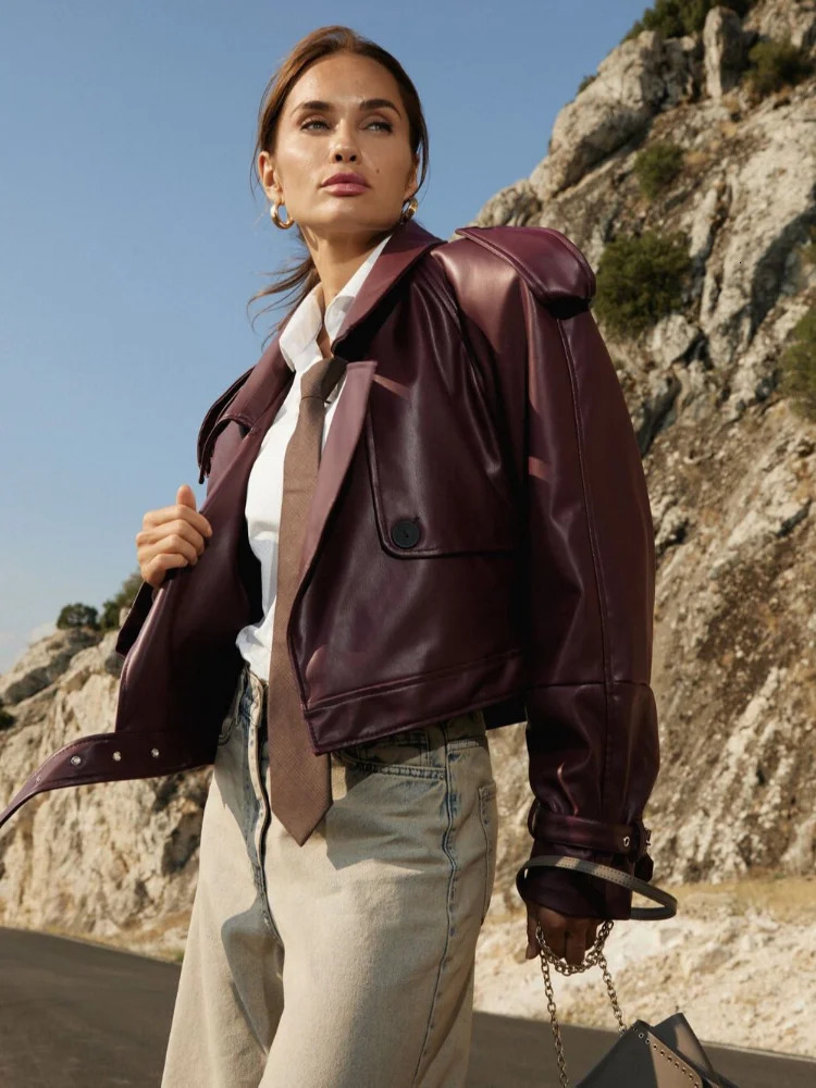 Casual Street Leather Jacket Women Solid Lapel Long Sleeved Belt Crop Female Coats Autumn Y2k Fashion Loose Pu Outwear Lady 250118
