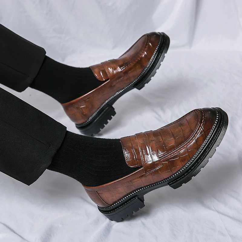 New Fi Thick Soled Pointy Leather Shoes Shiny Face Casual Business Leather Shoes Breathable Modern Boat Casual Men ShoesXJ250118