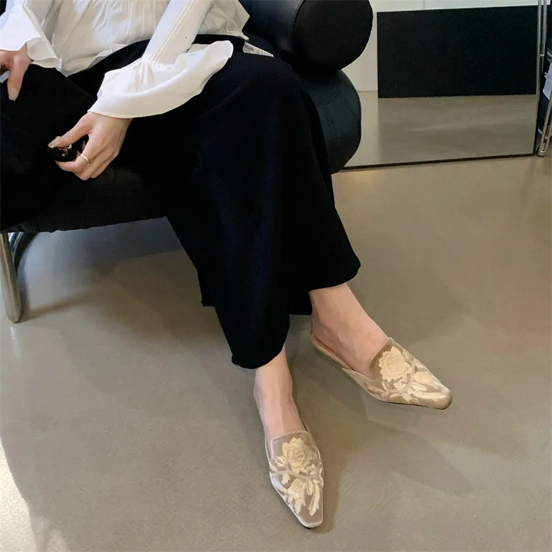Women Baotou Embroidered Flat Bottom Half Slippers Summer Muller Sqaure Toe Shoes Outdoor Casual Walking Slides Zapatillas 250117