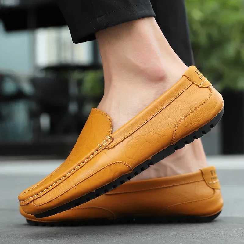 Genuine Leather Men Casual Shoes Luxury Brand Soft Men Loafers Breathable Slip Black Driving Shoes Plus Size 37-47XJ250118