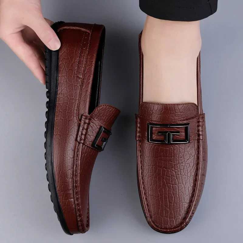 2023 Genuine Leather Mens Loafers Shoes Designer Men Casual Handmade Formal Slip Male Boat Shoes Zapatillas HombreXJ250118