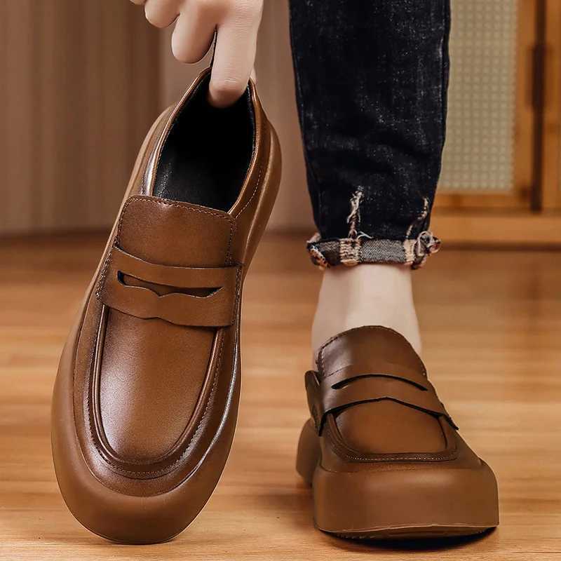 Genuine Leather Men Casual Shoes High Quality Mens Handmade Loafers All-mah Mens Comfortable Sneakers New Mens Slip FlatsXJ250118