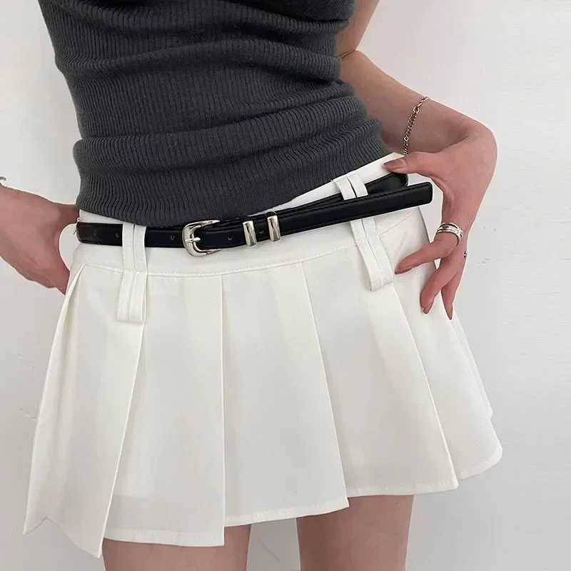 Womens Korean Casual Fashionable Belts Black Simple Thin PU Belts Trousers Skirt Versatile Belts Student Girls Jeans Sexy Belt W250120