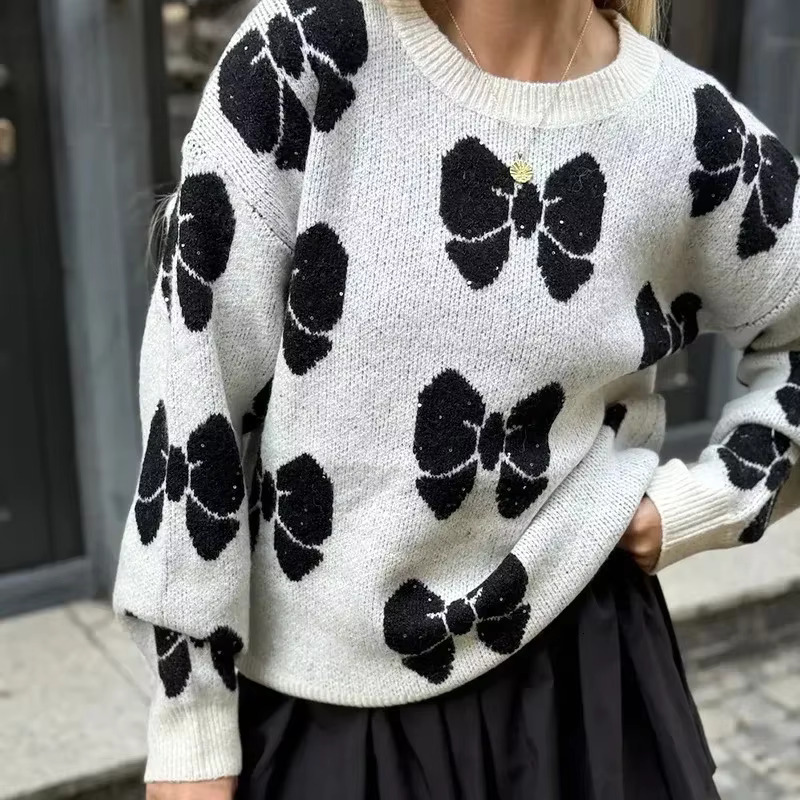 Women's O-Neck Pullover Design Sense Niche Tops Autumn Winter Butterfly Pattern Sweater Fashion Knitted Top Streetwear