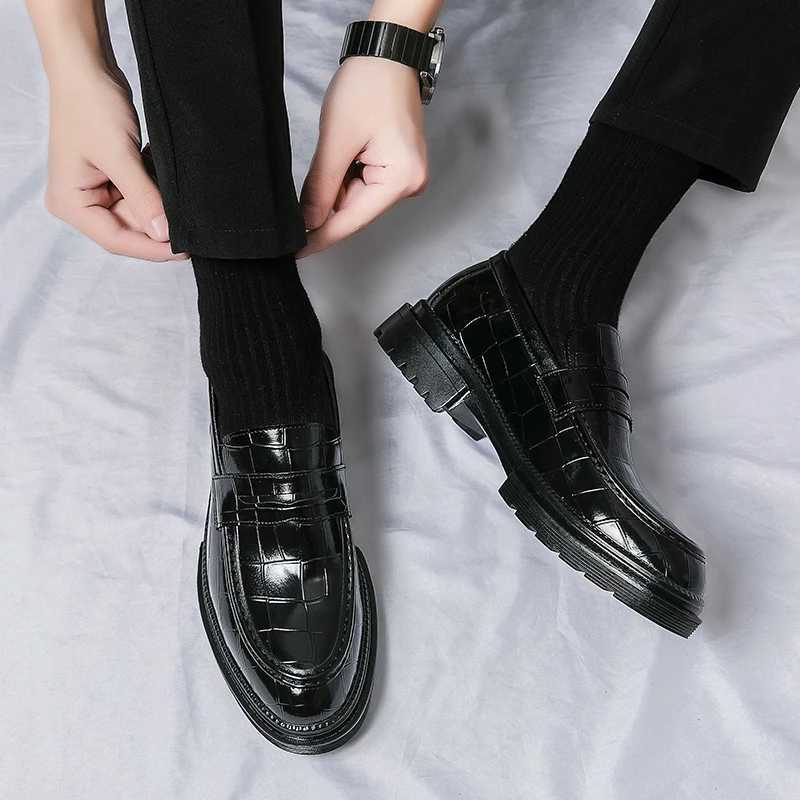 New Fi Thick Soled Pointy Leather Shoes Shiny Face Casual Business Leather Shoes Breathable Modern Boat Casual Men ShoesXJ250118
