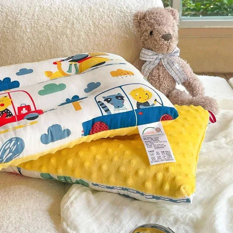 Soft baby pillow Comfortable velvet born pillow Baby sleep headrest Breathable baby pillow Moms Love 250117