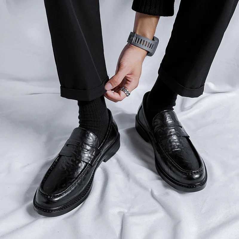 Men Casual Shoes Genuine Leather Thick Sole Fi Loafers Mens Comfortable Driving Men Platform Runway Leather ShoesXJ250118