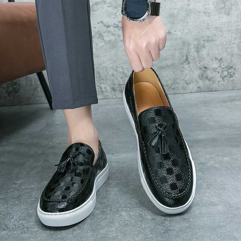 Casual Comfortable Shoes Leather Man Fi Mens British Style Loafers Slip- Outdoor Flats Tassels ShoeXJ250118