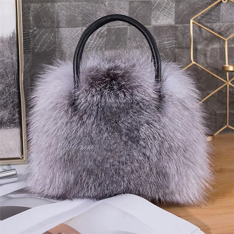 New Clothing Designer Brand Fox Hair Large Capacity Fashion High-End Handbag Charm Women's Fur Bag 2023