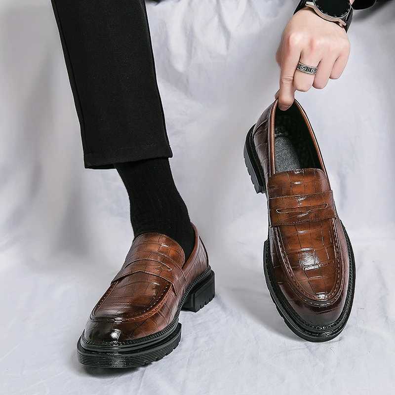 New Fi Thick Soled Pointy Leather Shoes Shiny Face Casual Business Leather Shoes Breathable Modern Boat Casual Men ShoesXJ250118