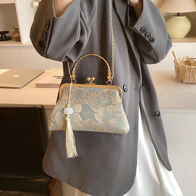 Chinese Style Embroidered Shoulder Bag Elegant Handbag Retro Small Square Wedding Party Women Evening Clutch 250118