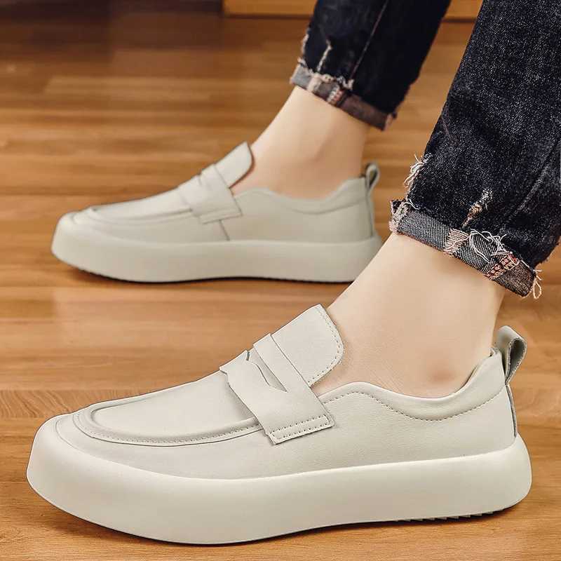 Genuine Leather Men Casual Shoes High Quality Mens Handmade Loafers All-mah Mens Comfortable Sneakers New Mens Slip FlatsXJ250118