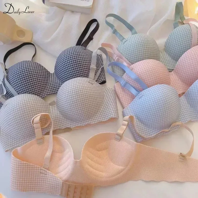 Seamless Bras for Women Ice Silk Simple Small Breasts Gather Thick Push Up Bralette No Steel Rings Lingerie Comfort Underwear 250122