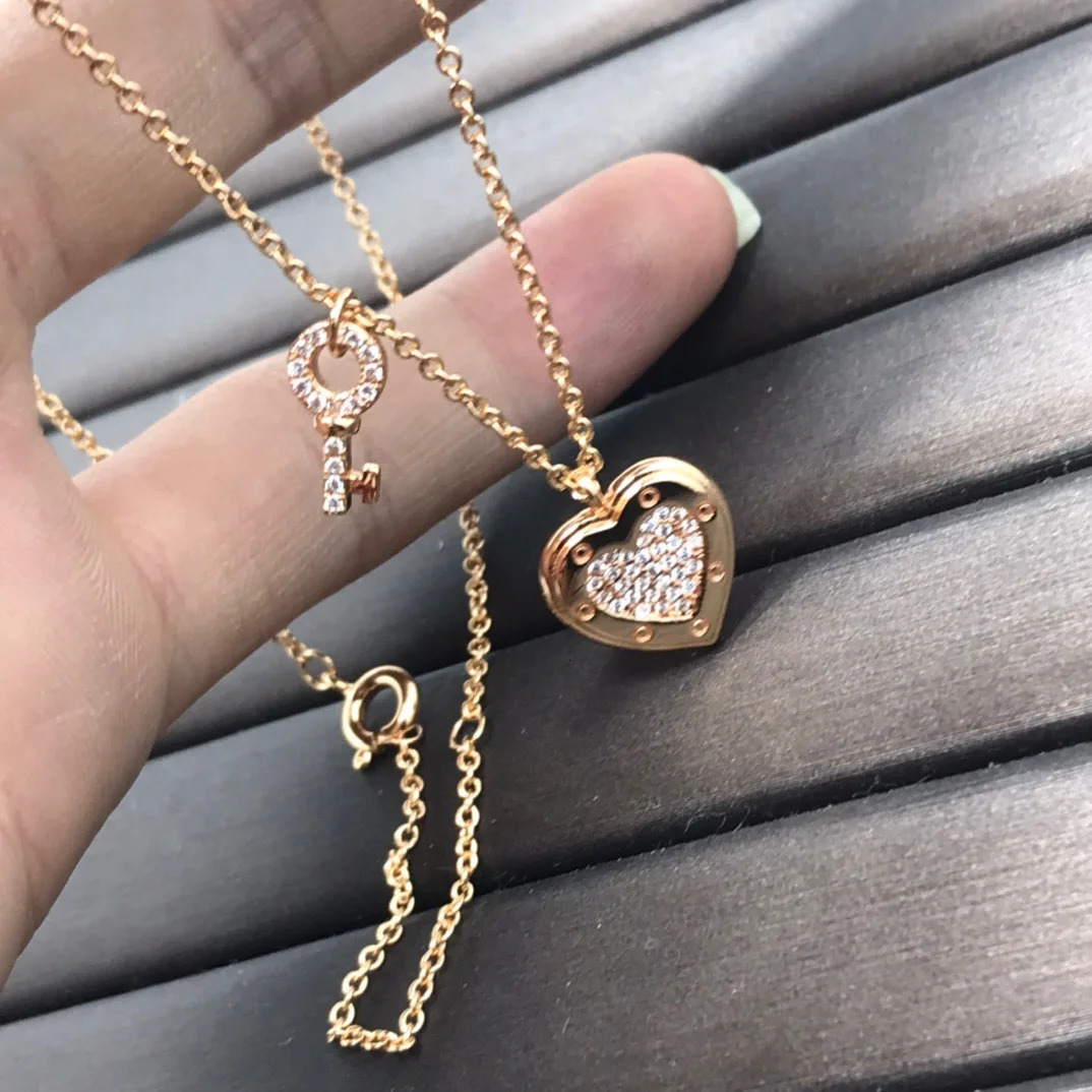 High Quality S925 Silver Jewelry Fashion Exquisite Key Heart Pendant Necklace Women Jewelry Gift 250117