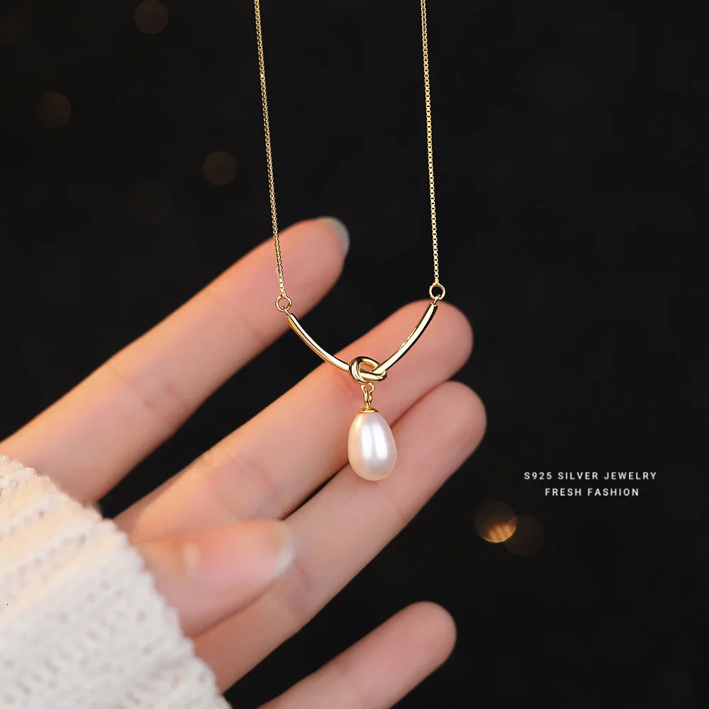 925 Sterling Silver French High Quality Freshwater Pearl Pendant Necklace for Women Temperament Wedding Jewelry Accessories 250110