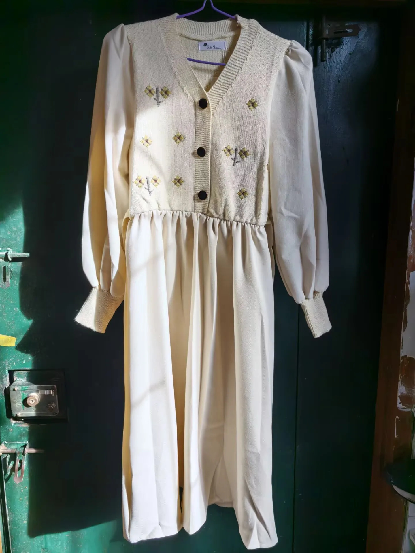 Autumn Winter Fashion Maternity Dress Long Sleeve V-neck Vintage Embroidery Pregnant Woman Empired Dress Princess Party Dresses 250116