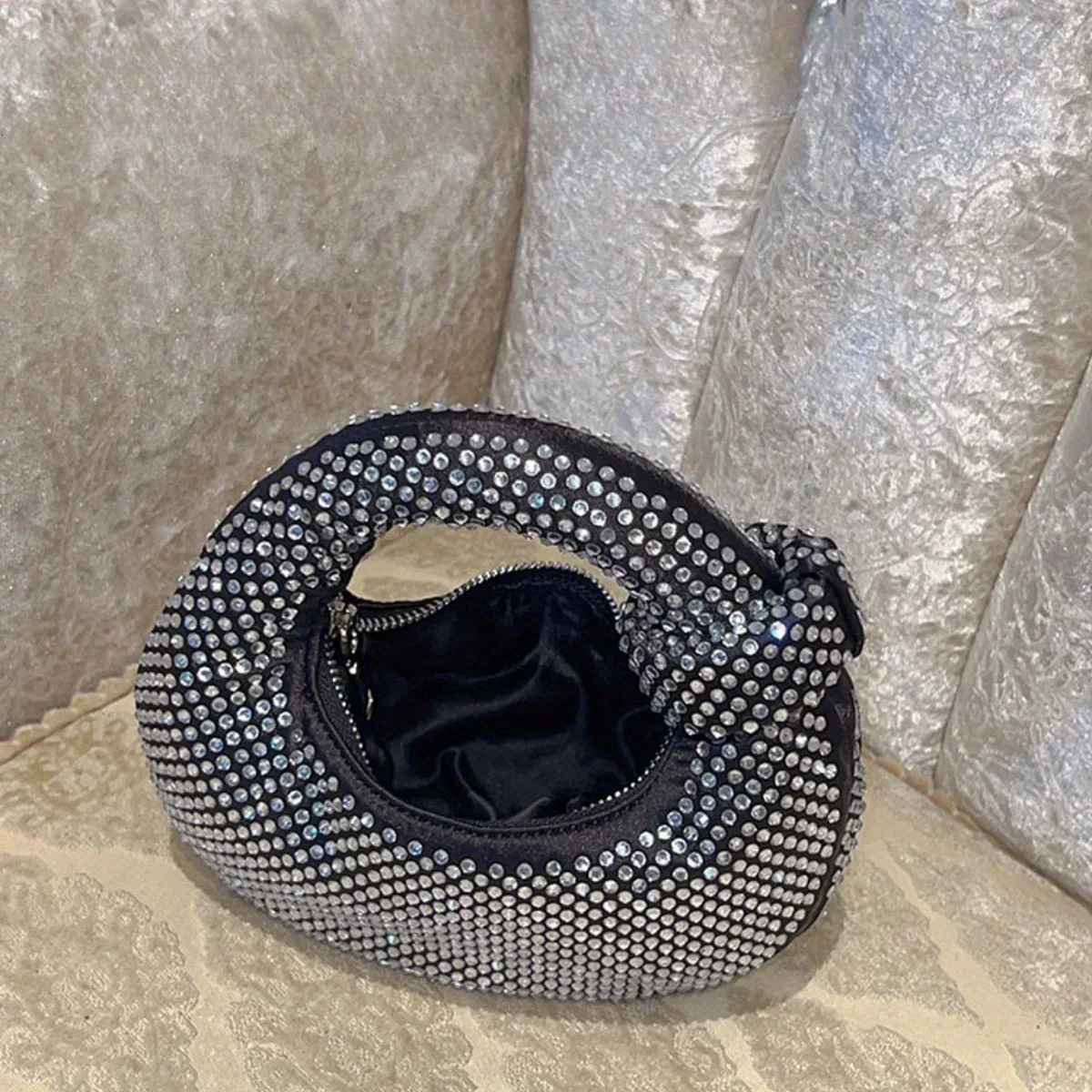Mini moon style dinner bag with niche lightweight diamond encrusted dumpling shaped bag hand-held small bag for wedding 250110