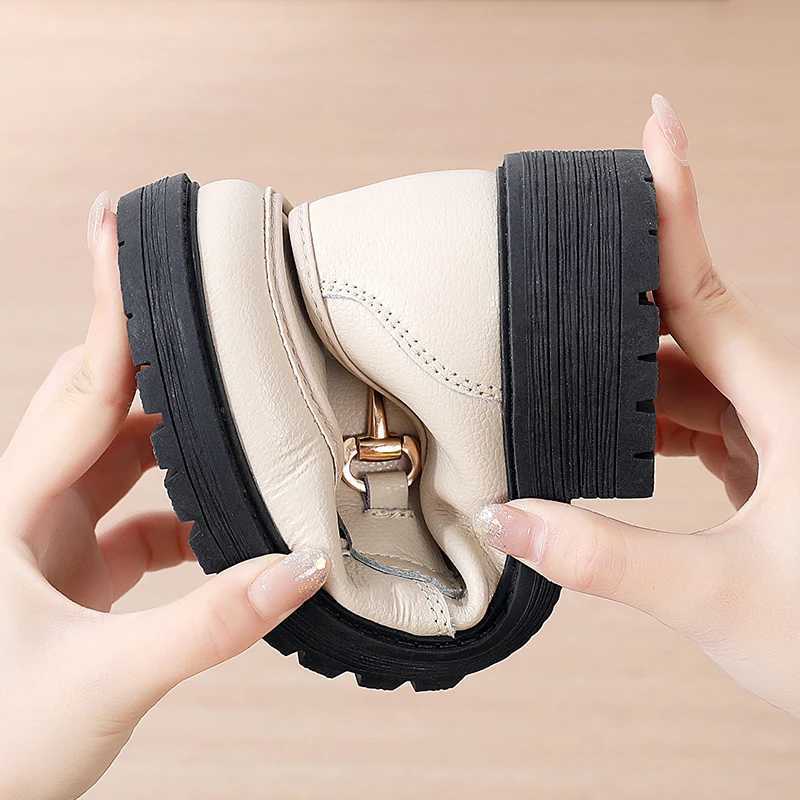 2024 Women Spring New Black Platform Flats Shoes Sneakers Women Loafers Slip Boat Shoes Designer Casual Leather OxfordsXJ250118