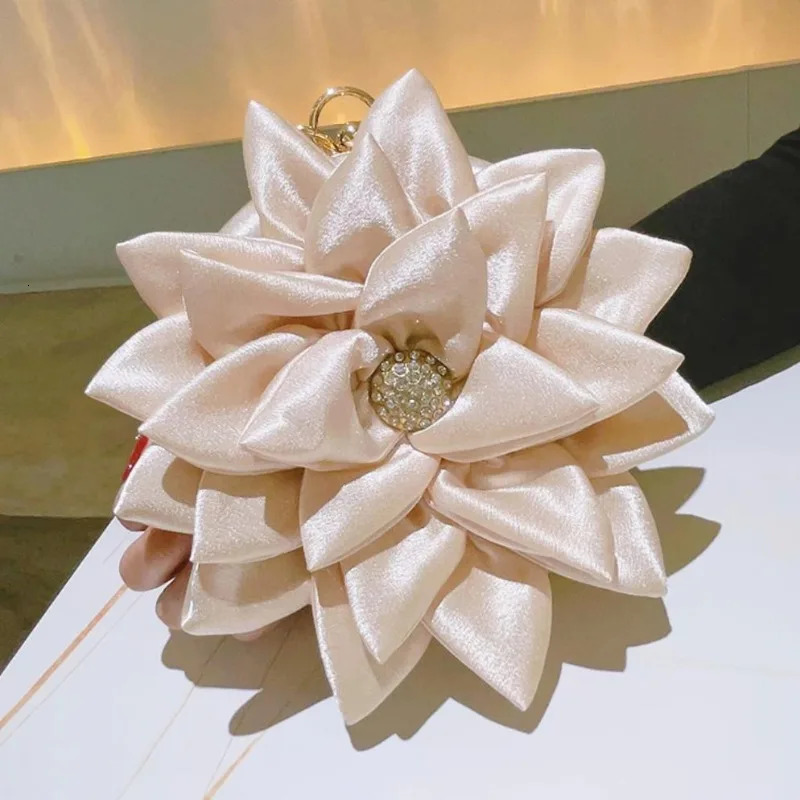 Sweet Flower Shape Womens Evening Bags Elegant Fashion Graceful Round Satin Clutch Chic Rhinestone Bracelet Handbags 250113