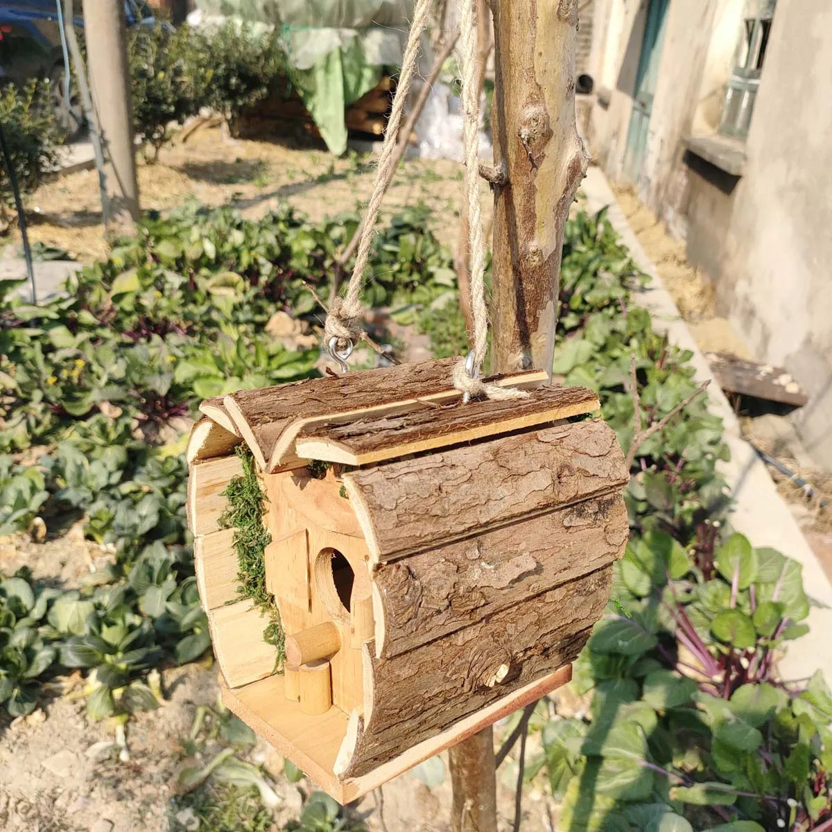 Wooden Birds Nest Outdoor Hanging Heart-Shaped Birds Nest House with Pole Small Birdcage House Budgie Bird House 1 Piece 250121