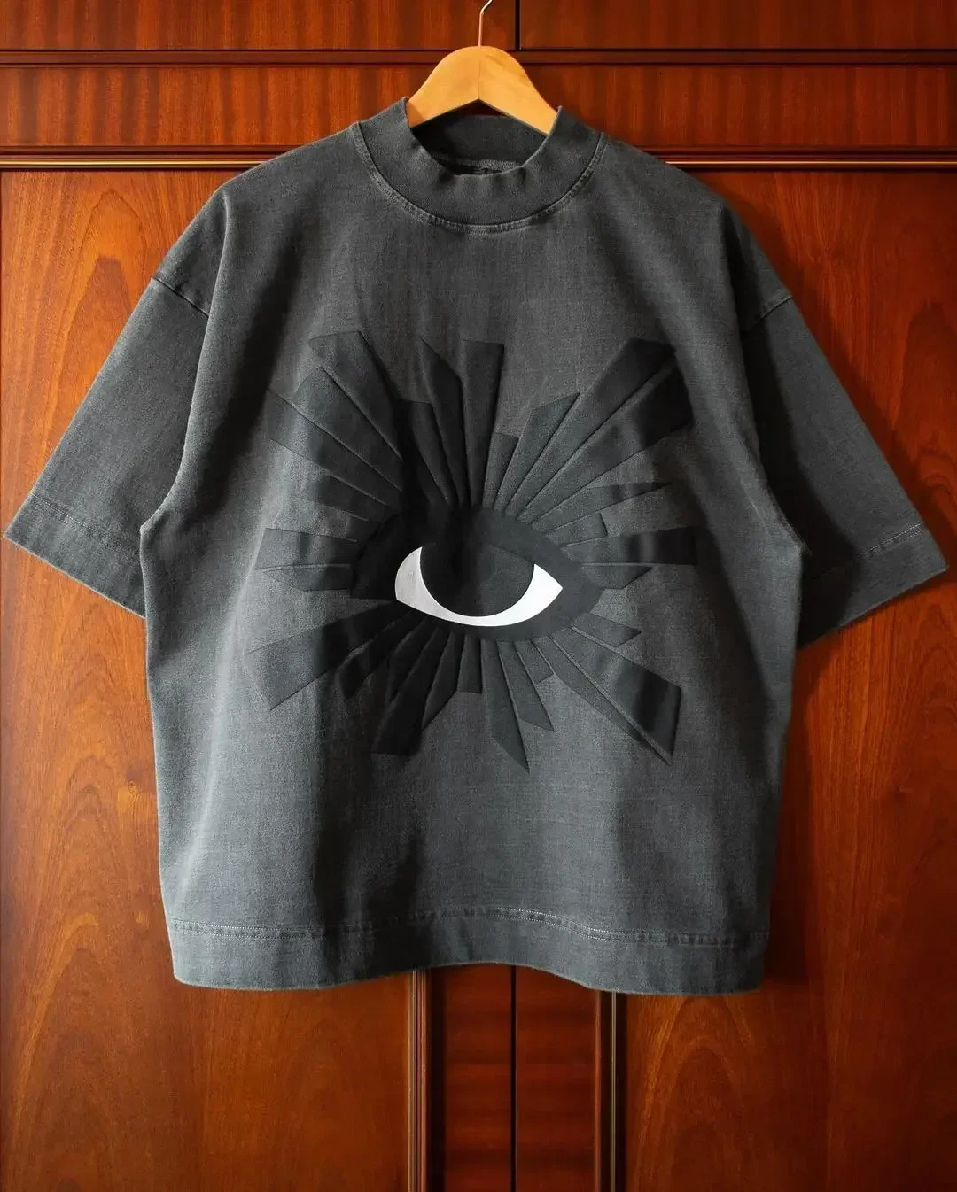 Y2K Hip Hop Spirit T shirt Men Harajuku Street Eye Printed Super T shirt Skateboard Casual Short Sleeved Street Wear y2k top 250115