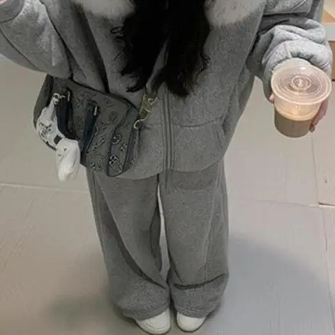 American Streetwear Goth Baggy Long-sleeved Women Fur Collar Spliced Zip Up Hoodies Sweatshirt Autumn and Winter Warm Jacket 250109