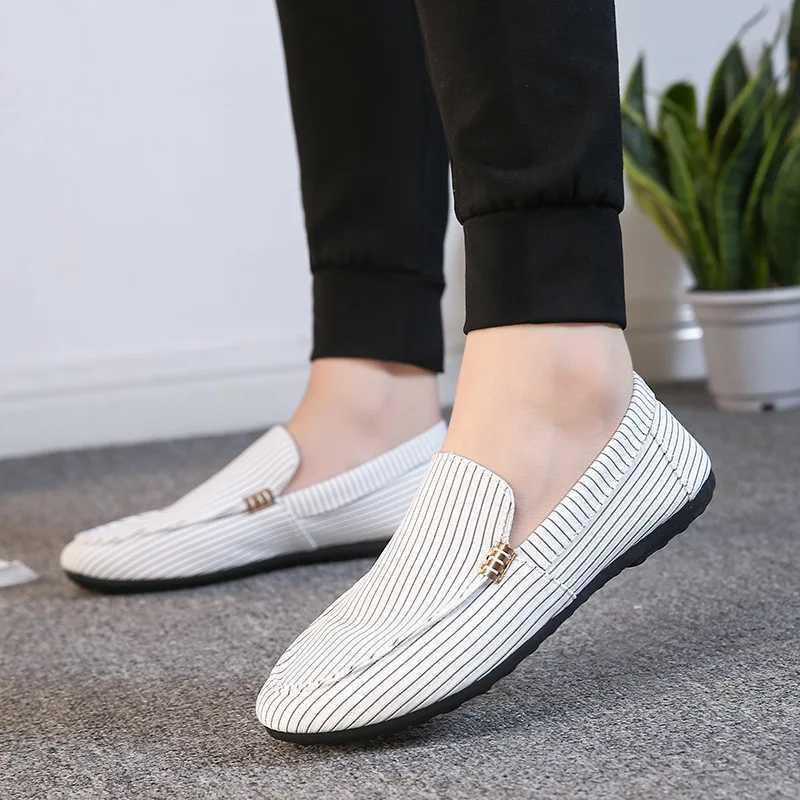 Men Loafers Spring Summer Mens Shoes Walking Casual Light Canvas Youth Shoes Male Breathable Fi Flat Slip- Boat FootwearXJ250118