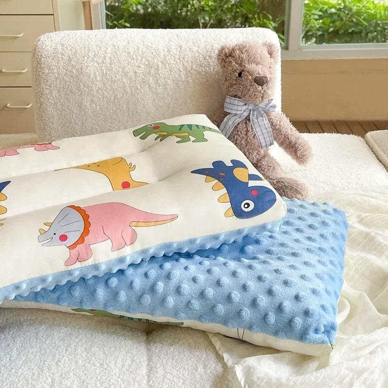 Soft baby pillow Comfortable velvet born pillow Baby sleep headrest Breathable baby pillow Moms Love 250117