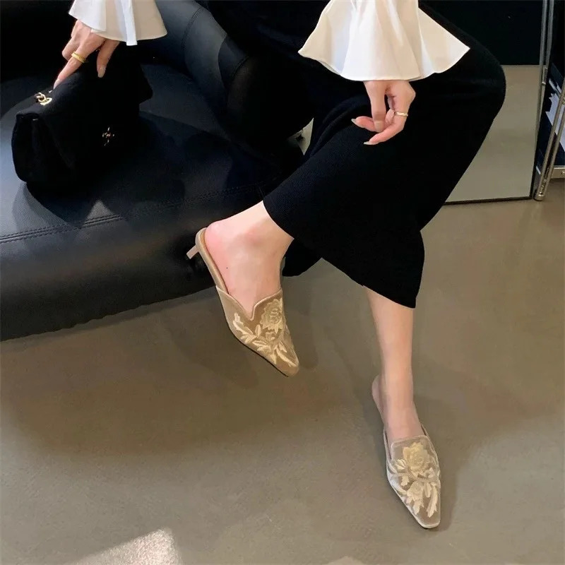Women Baotou Embroidered Flat Bottom Half Slippers Summer Muller Sqaure Toe Shoes Outdoor Casual Walking Slides Zapatillas 250117
